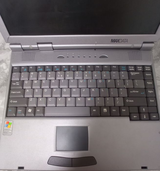 Sprzedam laptop Maxdata 1000 T