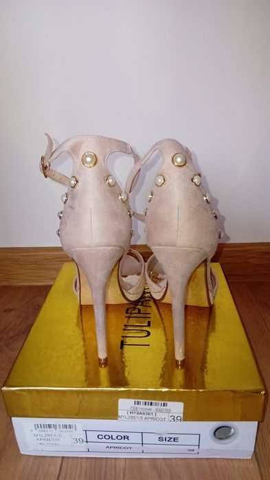 Nowe sandały damskie na szpilce 12 cm