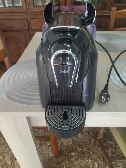 Máquina de café " Delta Q"