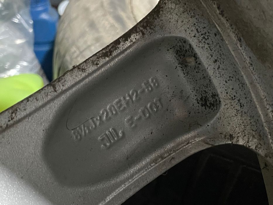 Продам оригинальные диски Range Rover R20