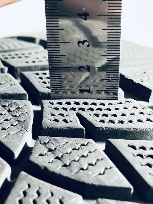 Goodyear 215/55 r17 зима