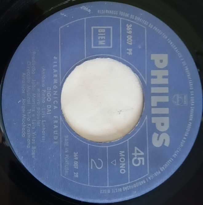 Filarmónica Fraude	- - - - -	Epopeia	- - - - -	Single
