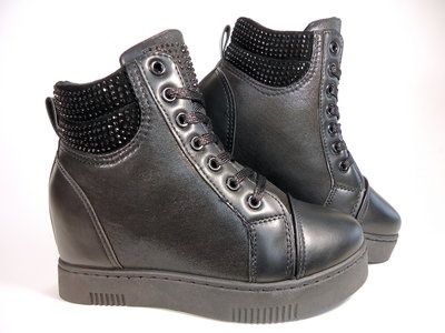 Нові жіночі демісезонні снікерси!