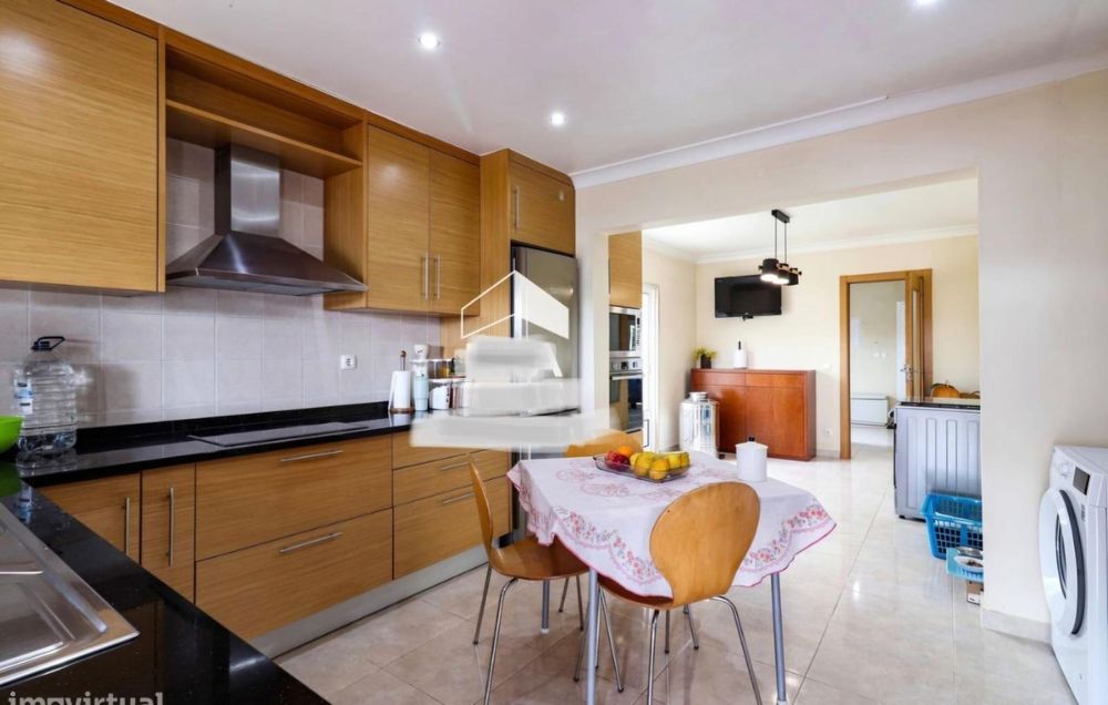 Vende-se Moradia em Caxarias T3