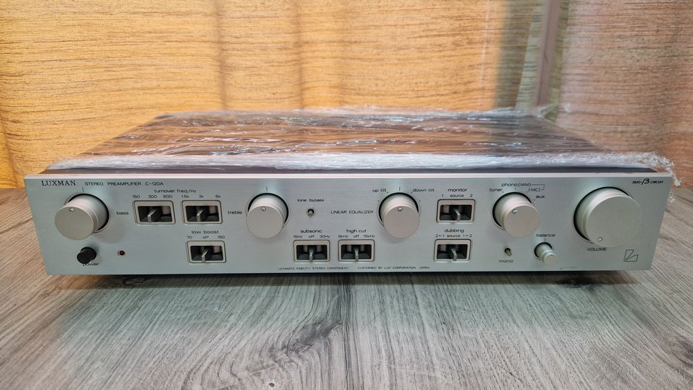 Попередній підсилювач Luxman C-120 A