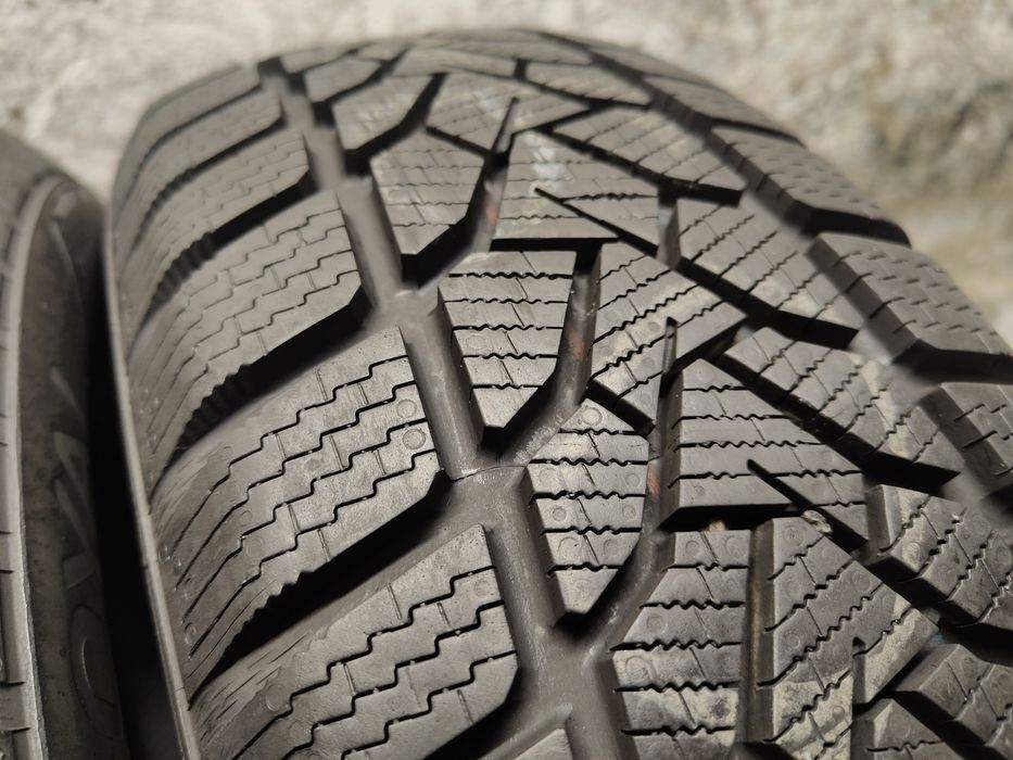 2X 185/60R15 84T Uniroyal Winterexpert 8,7mm 2021 Opony Zimowe Demo