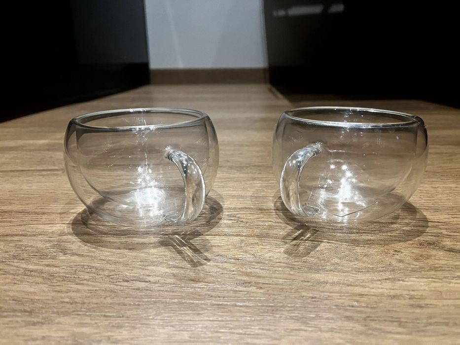 Zestaw 2 szklanek termicznych z uchem – podwójna ścianka