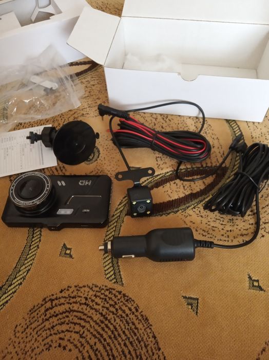 Відеореєстратор з  камерою заднього виду