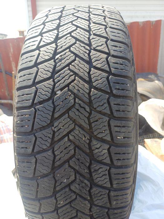 Продам комплект зимних шин Michelin 185×65×R15