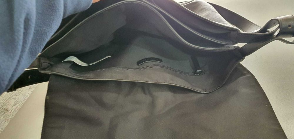 Mala para portátil Homem em Napa preto Nova + Saco de desporto Nike