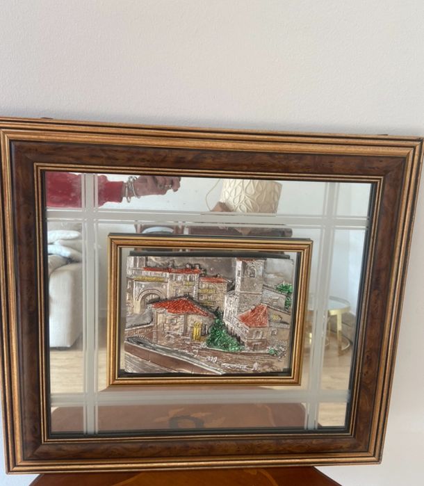 Quadro com desenho em relevo espelhado