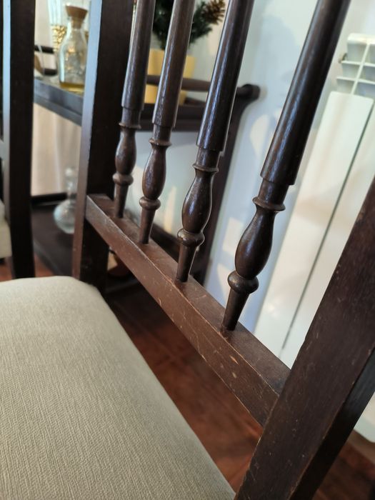 Cadeira antiga de estilo clássico