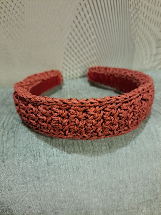 Обруч для волос вязанний