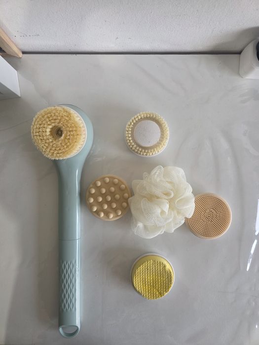 Escova de Banho Elétrica 6 em 1