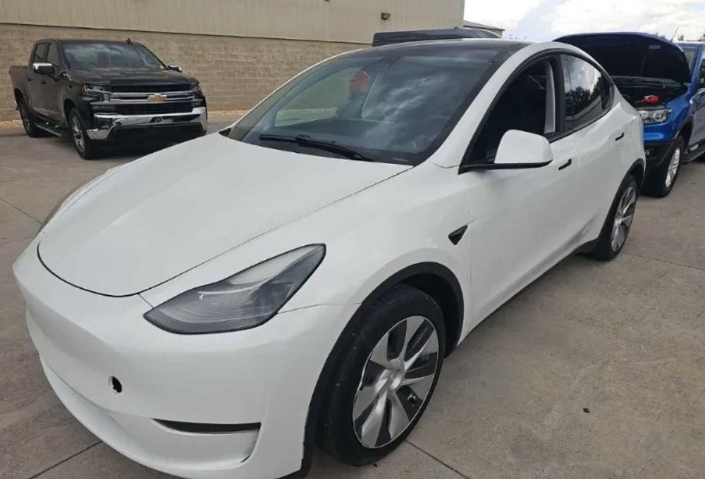 Tesla Model Y Long Range AWD • 2023 • Dual Motor