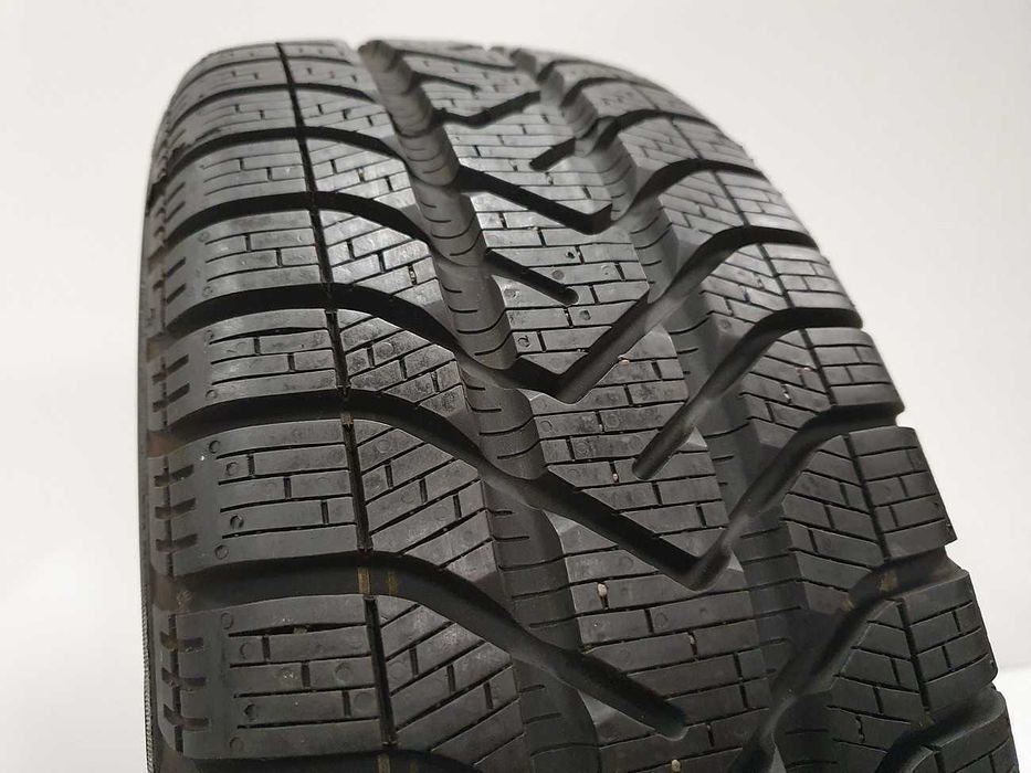 1x Opona zimowa 185/55/15 PIRELLI Snowcontrol Winter 190 - NOWA Demo