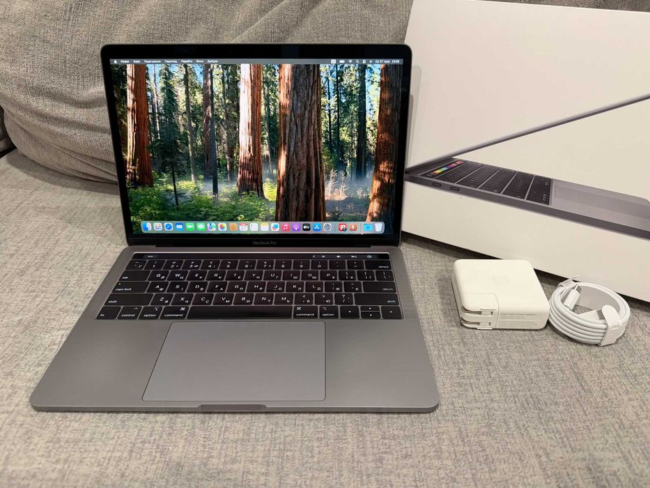 MacBook Pro 13" 2018 (Space Gray, 8/256 ГБ, A1989) USA