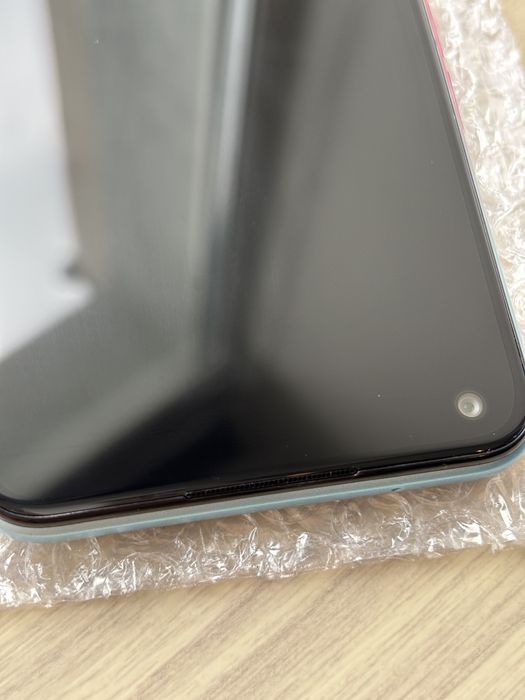 Oppo A73 4/128 новий без торга!