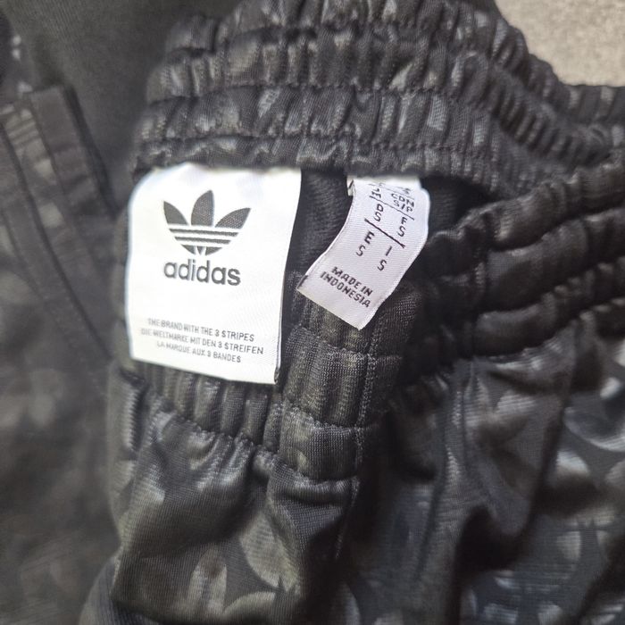 Dres Adidas monogram