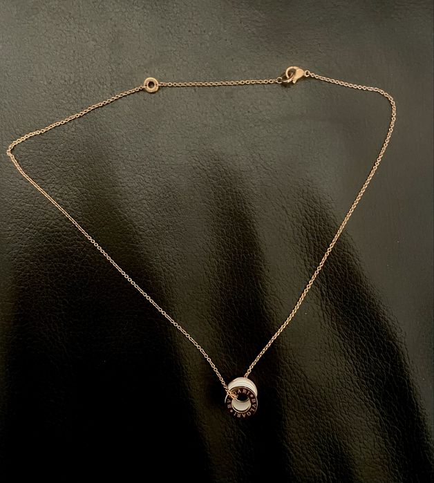 Niezwykle elegancki naszyjnik