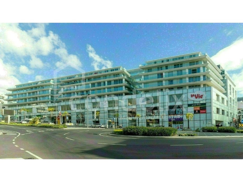 Escritório no Edifício Funchal Centrum - CC La Vie