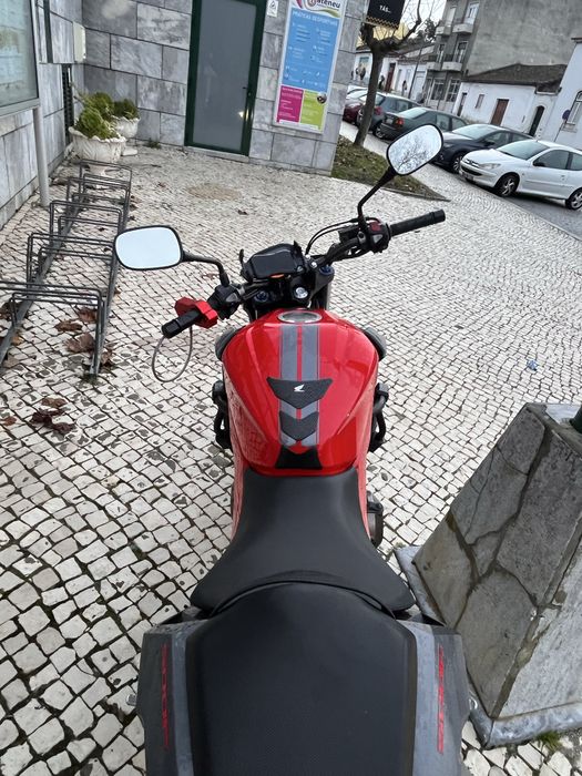 CB500F Honda 2016 A2 mota muito cuidada e revisoes feitas.