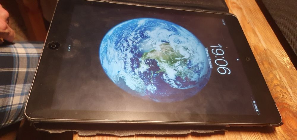 Ipad Air 32GB wifi cellular zawsze w etui i folia