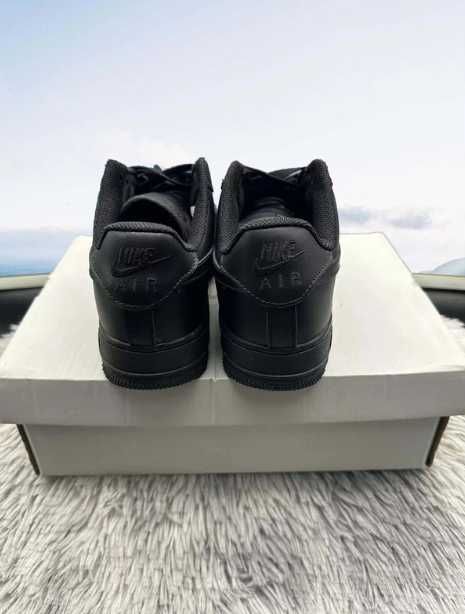 Pasuje bardzo dobrze do ubrań. Rozmiar.45