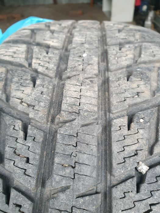 Opony zimowe 225/60r17 NOKIAN