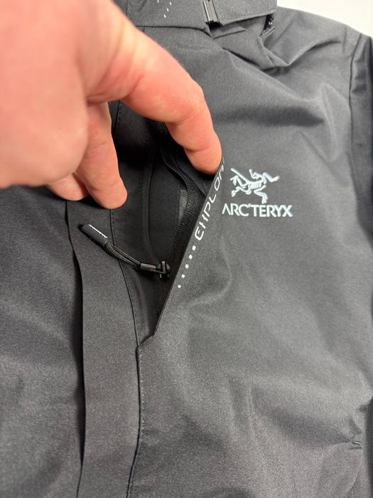 Вітровка arc’teryx