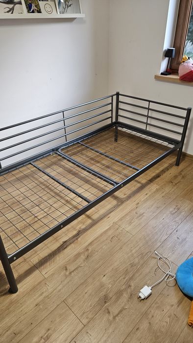 Sprzedam Łóżko Młodzieżowe