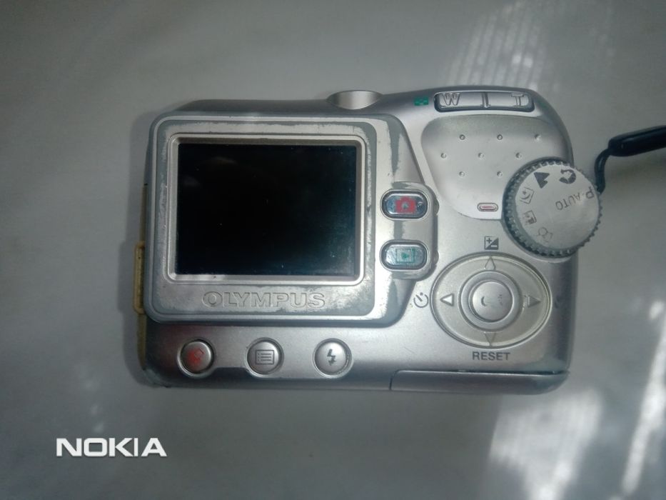 Продам одним лотом за 3 шт  Оlympus FE-130  FE-110  C-300