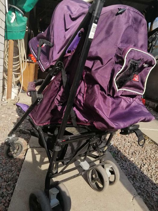 Продам прогулочную коляску Qwatro