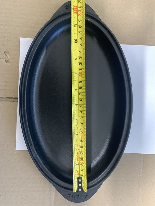 чорна сервірувальна тарілка 31*19 см з кришкою овальна Matte Black STAUB