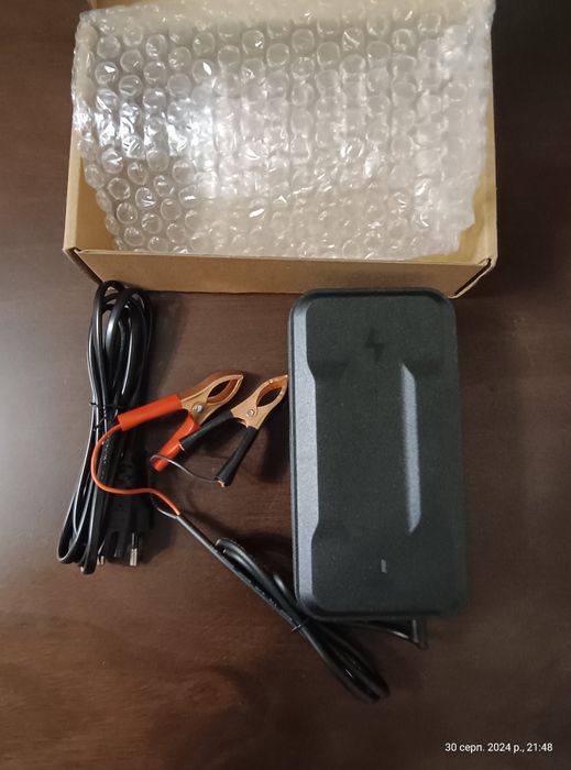 Зарядний пристрій