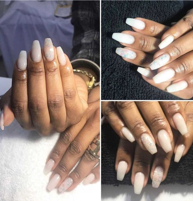 Modelo alongamento unhas