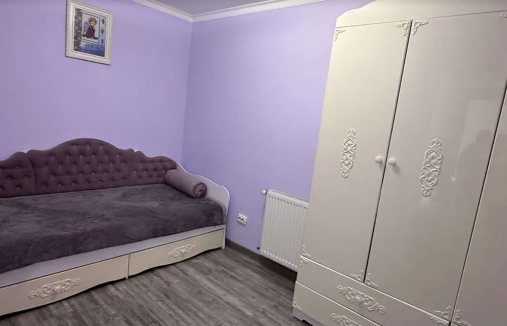Продаж 2к квартири 50 кв. м на вул. Тролейбусна