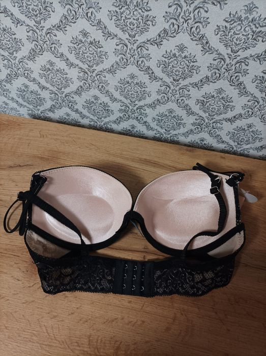 Новий бюстгальтер з пуш ап