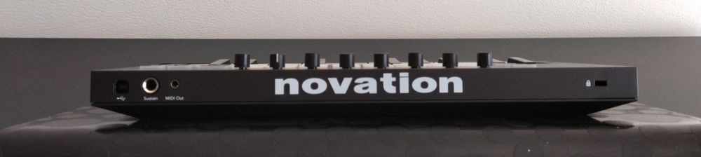 Controlador/Teclado MIDI NOVATION LAUNCKEY 25 MK3