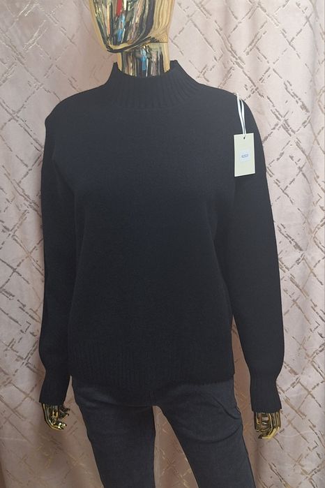 Czarny wiskozowy półgolf damski