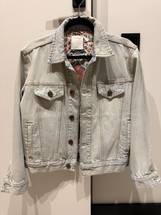 Джинсова куртка розмір С