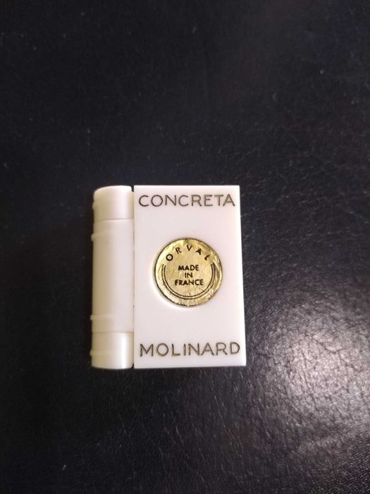 Embalagem de perfume sólido