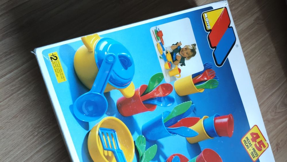 Jogo Serviço de cozinha p criança c 45 peças.