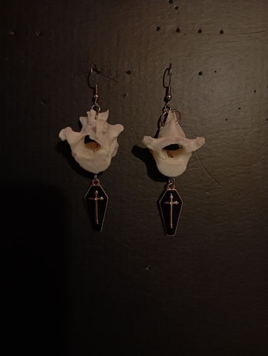 Kolczyki kręgi z zawieszką trumny