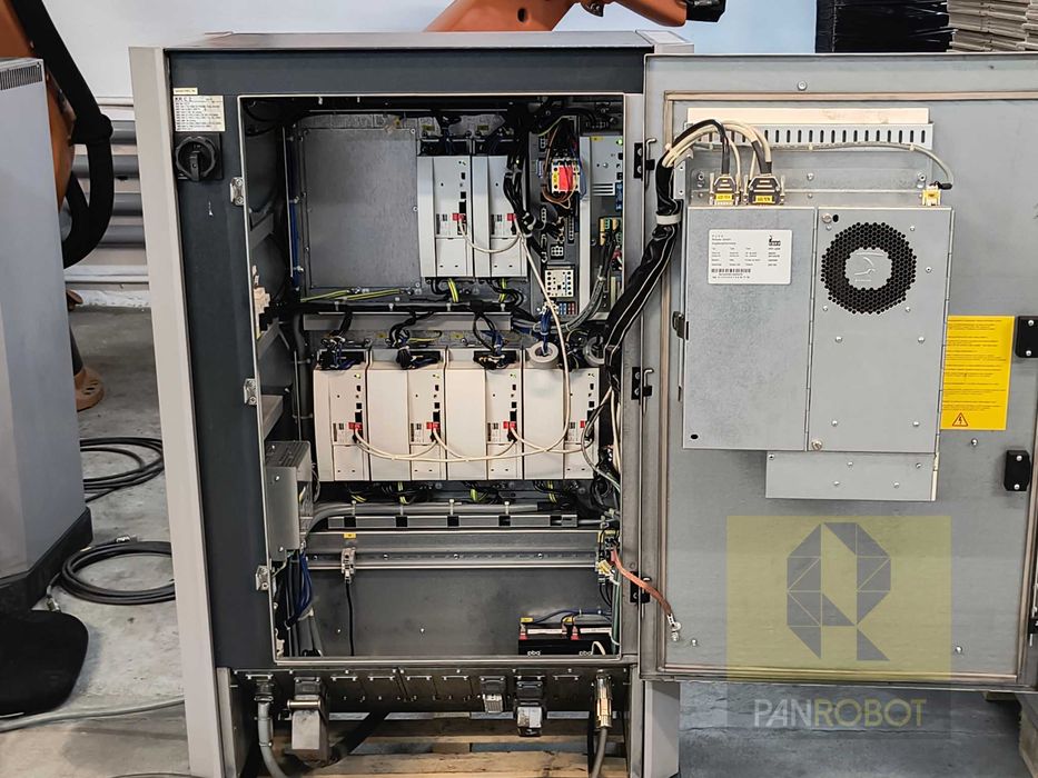 Robot KUKA KR 210 / KRC2 ed05 / Komplet / pomożemy uruchomić