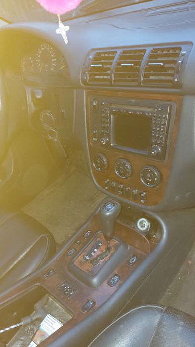 Розбираю Мерседес ML 270 2.7 диз.
