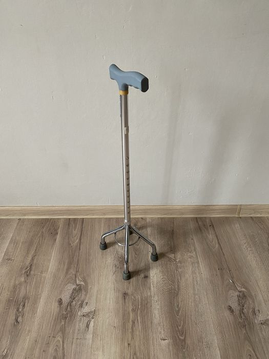 Laska inwalidzka - czwórnóg wysoki AR Medical