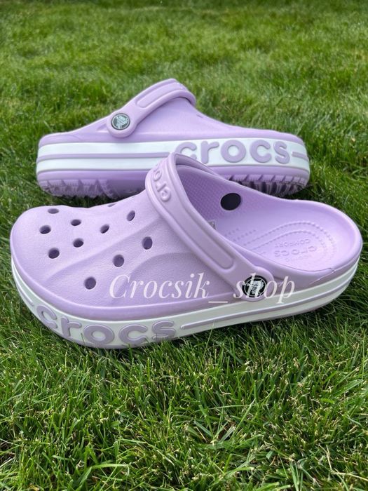 Стильні жіночі крокси crocs bayaband