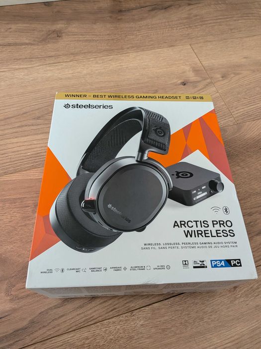 SteelSeries Arctis Pro Wireless headset
