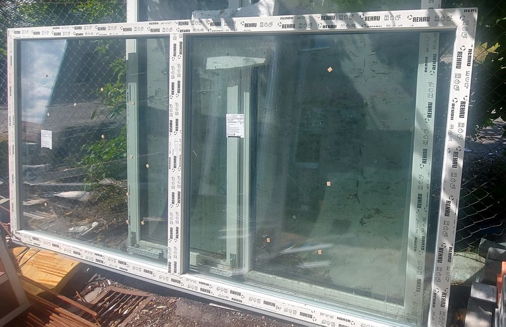 Sprzedam białe okno stałe